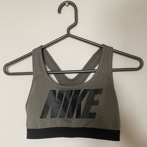 Nike Logo Women’s Sports Bra